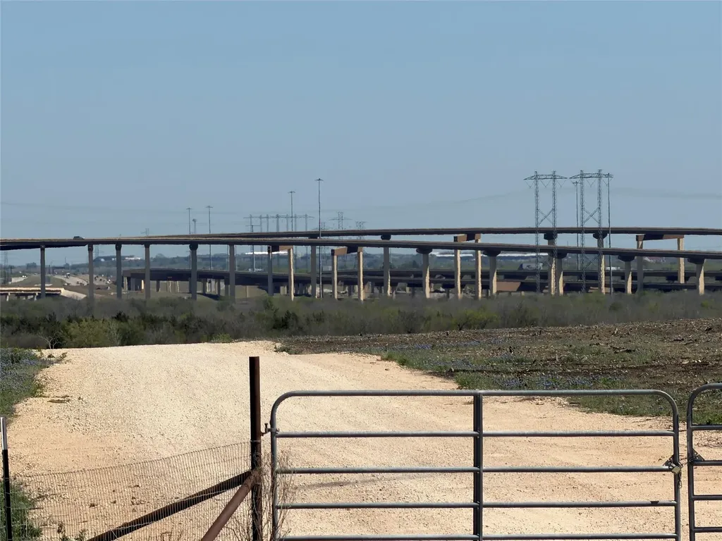 12129 Glass Road Buda TX 78610
