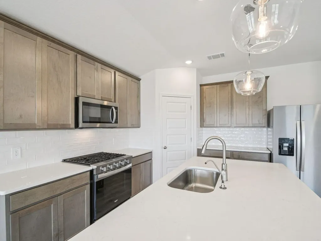 17128 Loch Road Pflugerville TX 78660