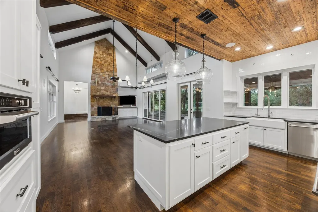1899 Trebled Waters Trail Dripping Springs TX 78619