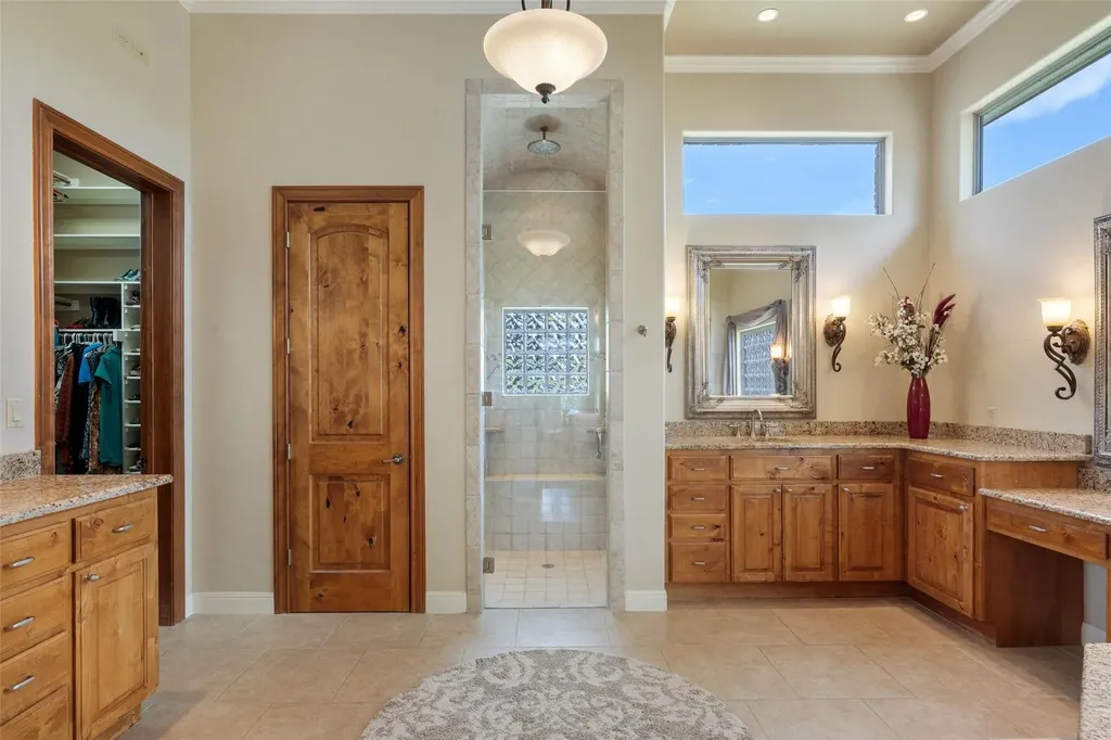 208 Hacienda Place Dripping Springs TX 78620