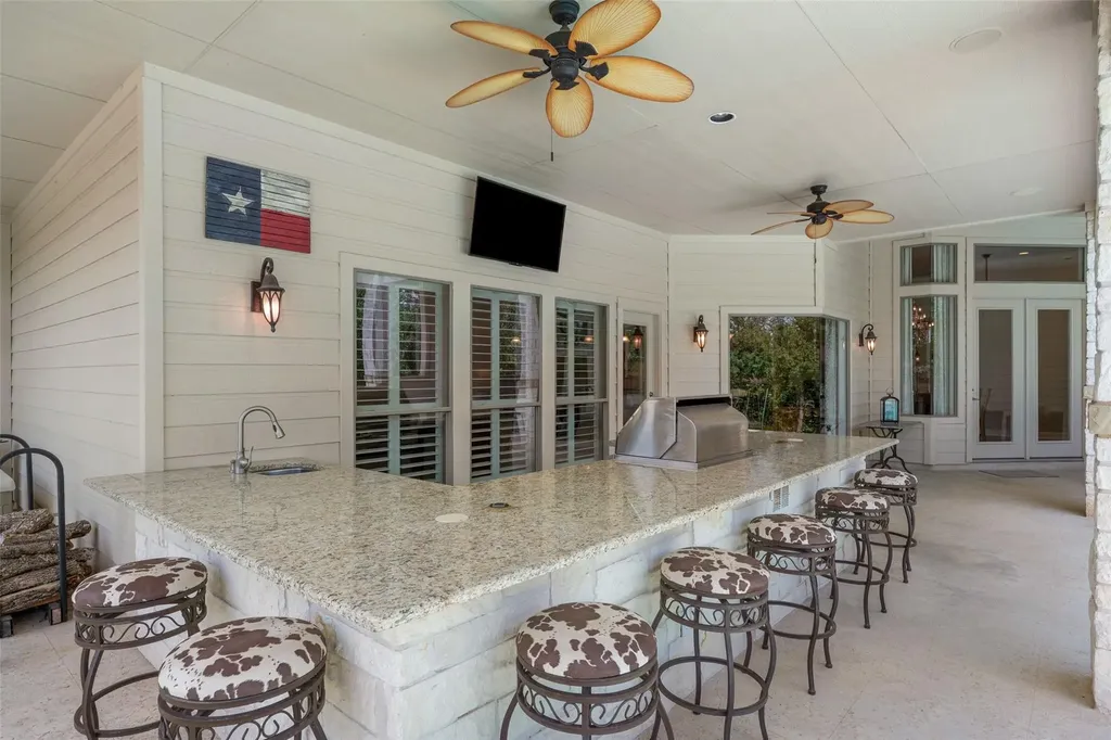 208 Hacienda Place Dripping Springs TX 78620