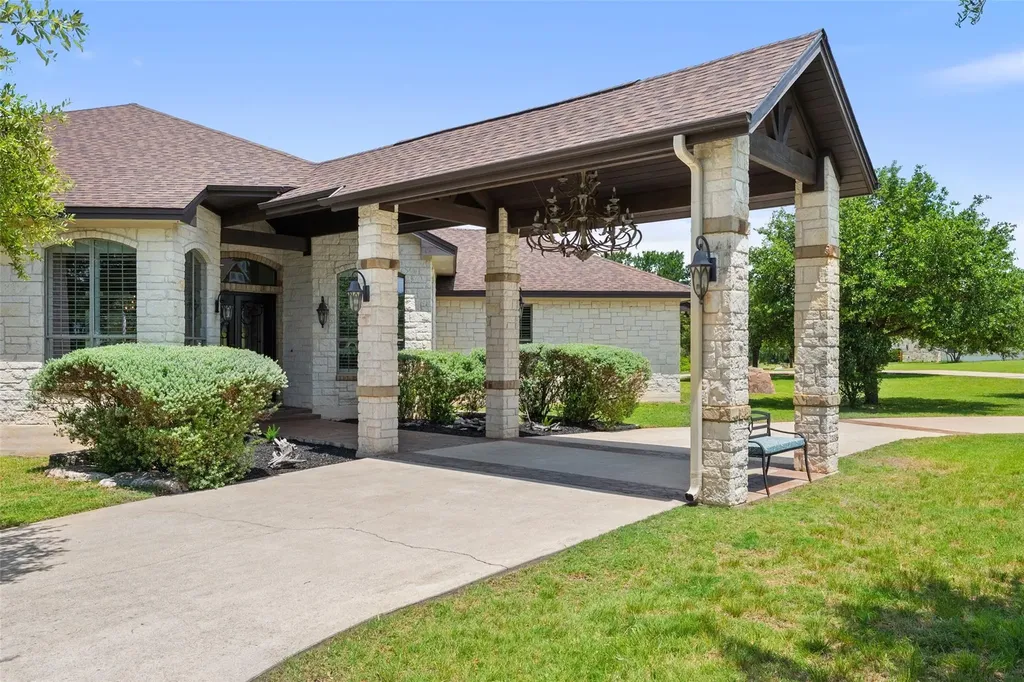 208 Hacienda Place Dripping Springs TX 78620