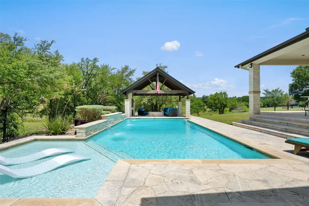 208 Hacienda Place Dripping Springs TX 78620