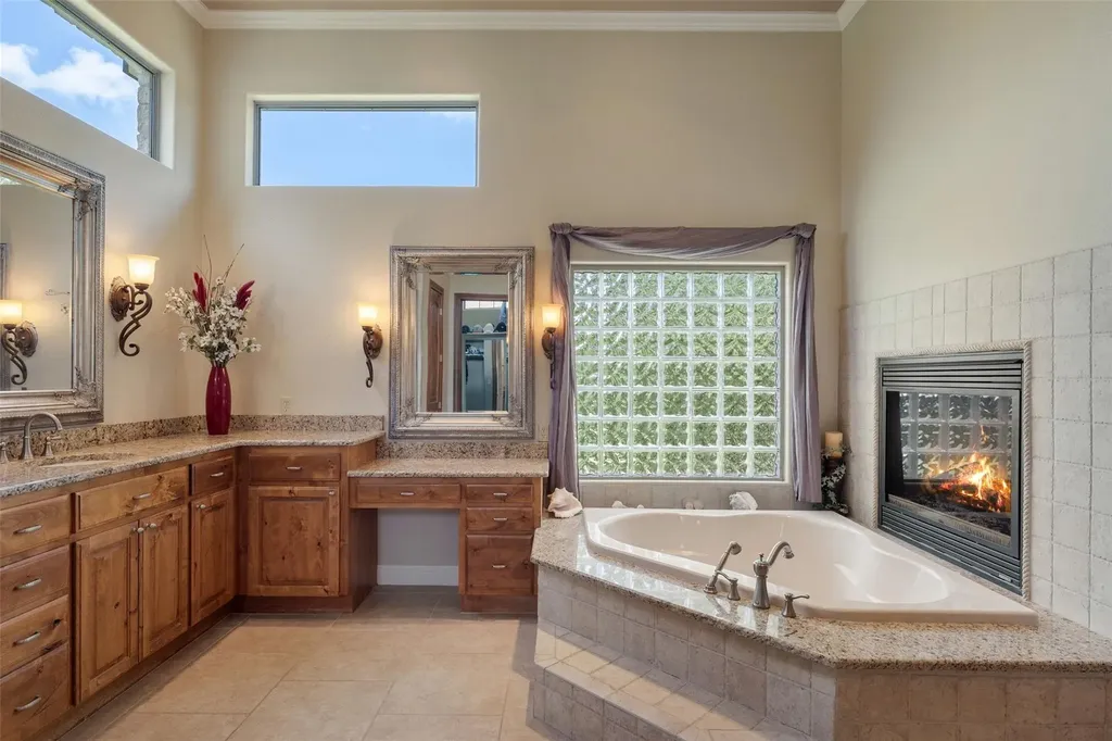 208 Hacienda Place Dripping Springs TX 78620