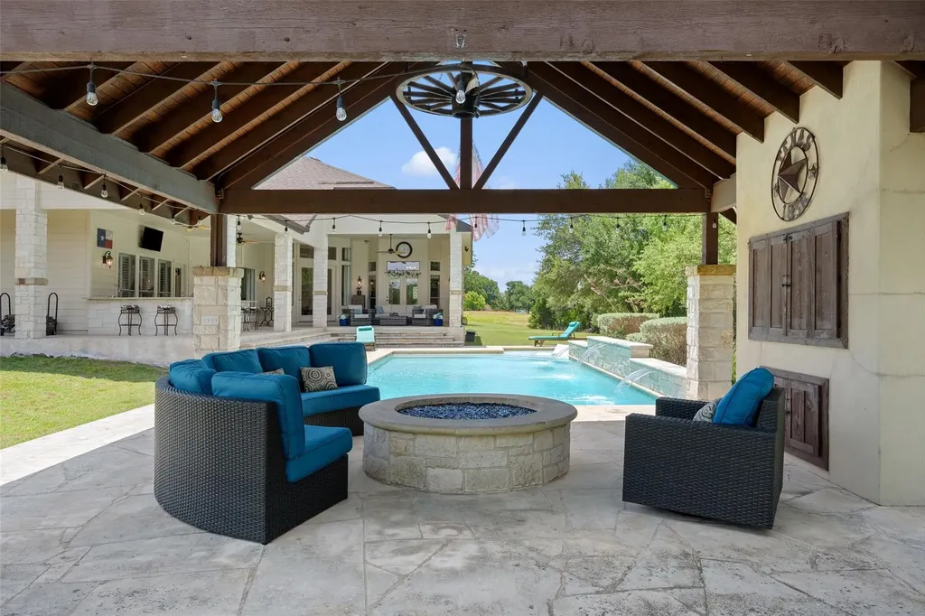 208 Hacienda Place Dripping Springs TX 78620