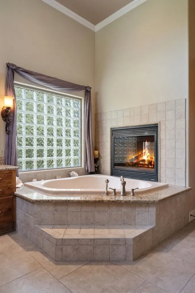 208 Hacienda Place Dripping Springs TX 78620