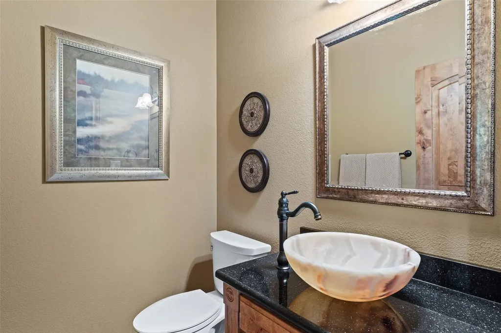 208 Hacienda Place Dripping Springs TX 78620