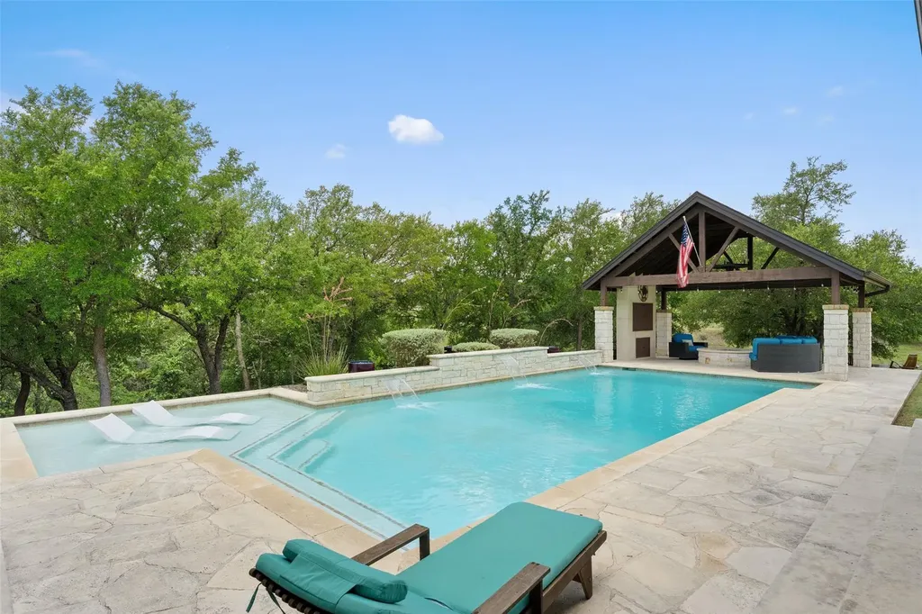 208 Hacienda Place Dripping Springs TX 78620