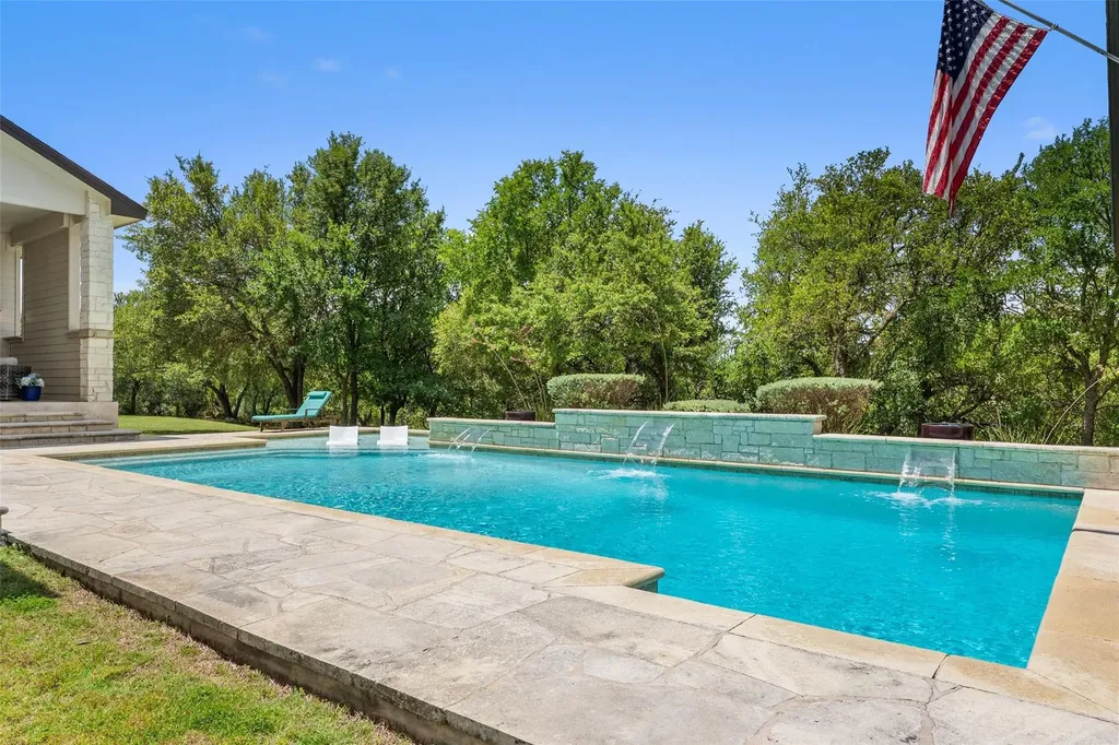 208 Hacienda Place Dripping Springs TX 78620