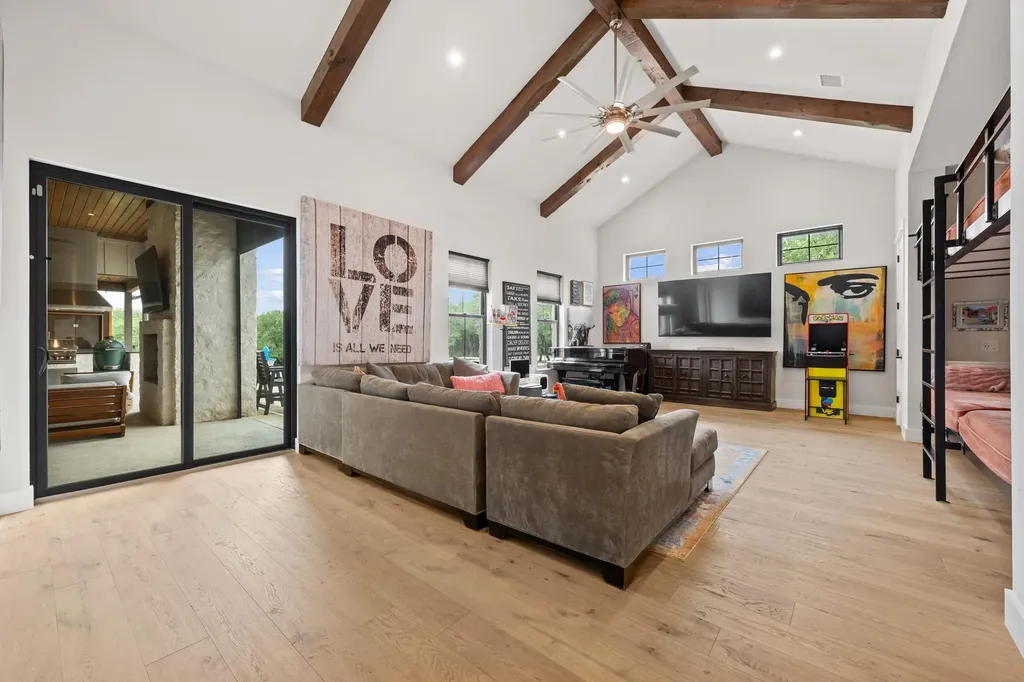 169 Golden Eagle Lane Dripping Springs TX 78620