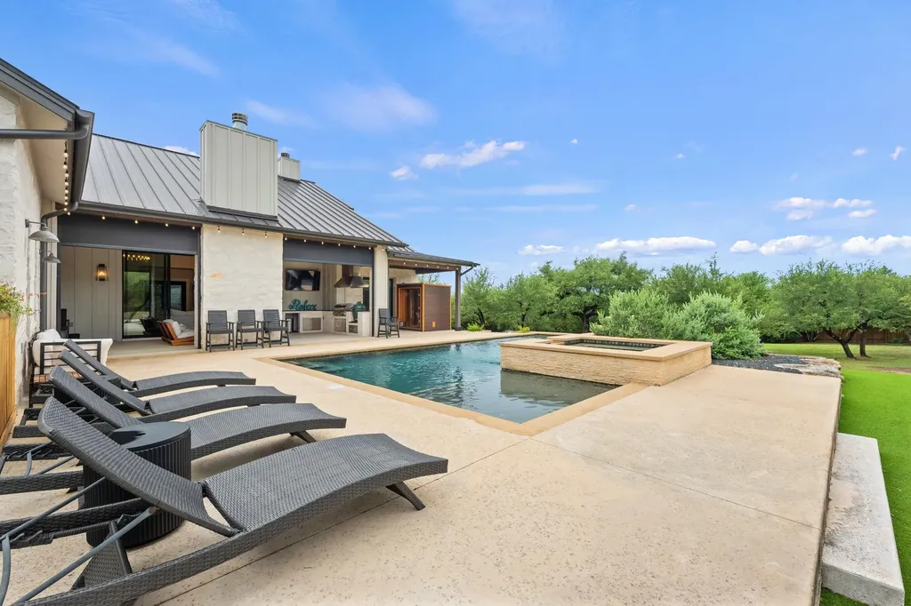 169 Golden Eagle Lane Dripping Springs TX 78620