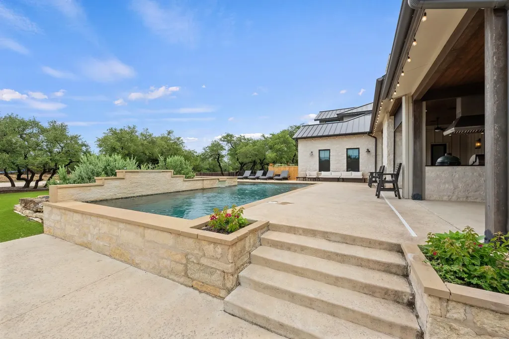 169 Golden Eagle Lane Dripping Springs TX 78620