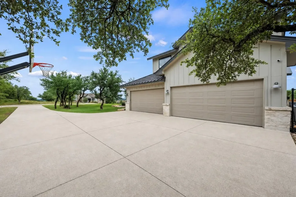 169 Golden Eagle Lane Dripping Springs TX 78620
