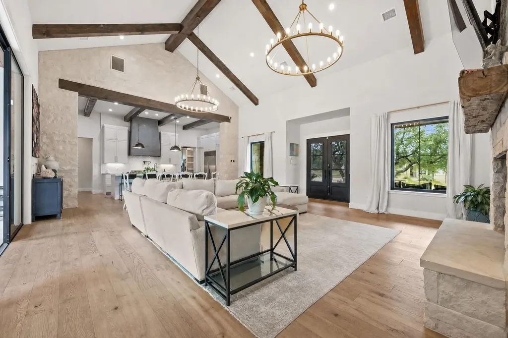 169 Golden Eagle Lane Dripping Springs TX 78620