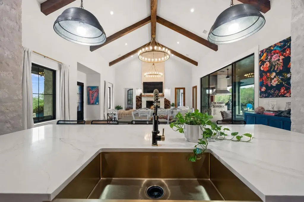 169 Golden Eagle Lane Dripping Springs TX 78620