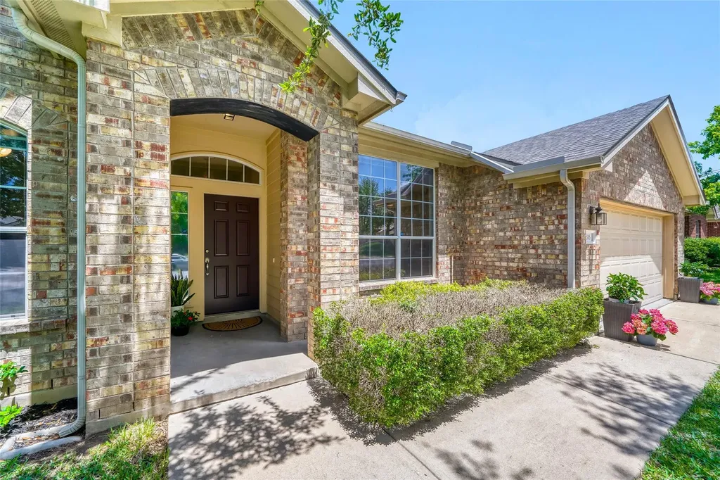 616 Portchester Castle Path Pflugerville TX 78660