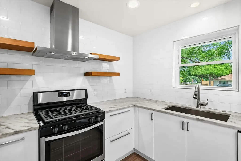 10101 Parkfield Drive Austin TX 78758