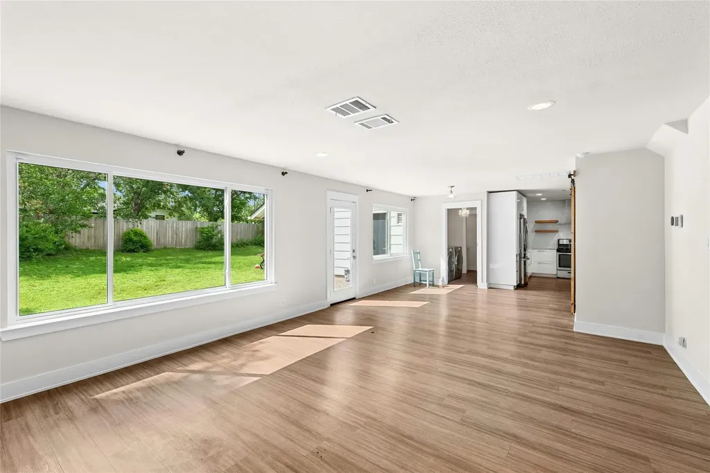 10101 Parkfield Drive Austin TX 78758