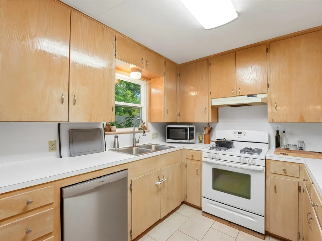 6203 Brookside Drive Austin TX 78723