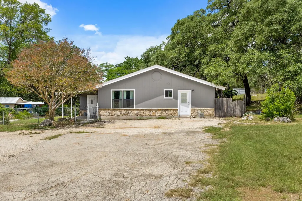 600 Windrush Canyon Lake TX 78133