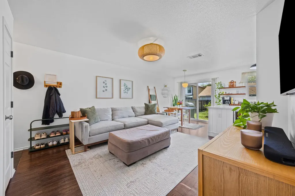6809 Sabrina Drive Austin TX 78747