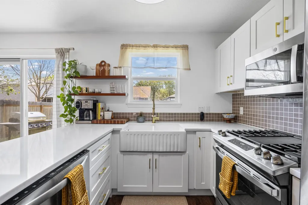 6809 Sabrina Drive Austin TX 78747