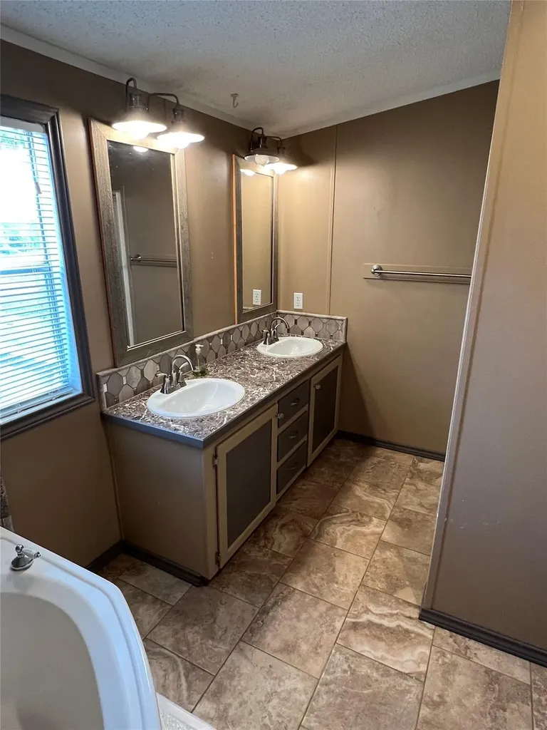 11369 Mountain Top Circle Jonestown TX 78645