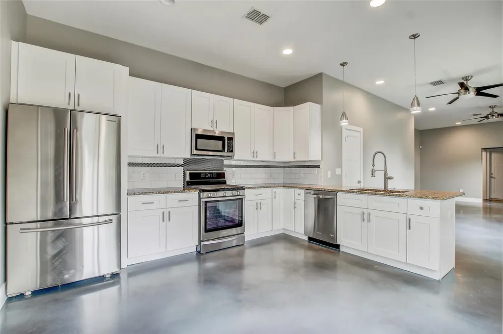 5109 Lott Avenue Austin TX 78721