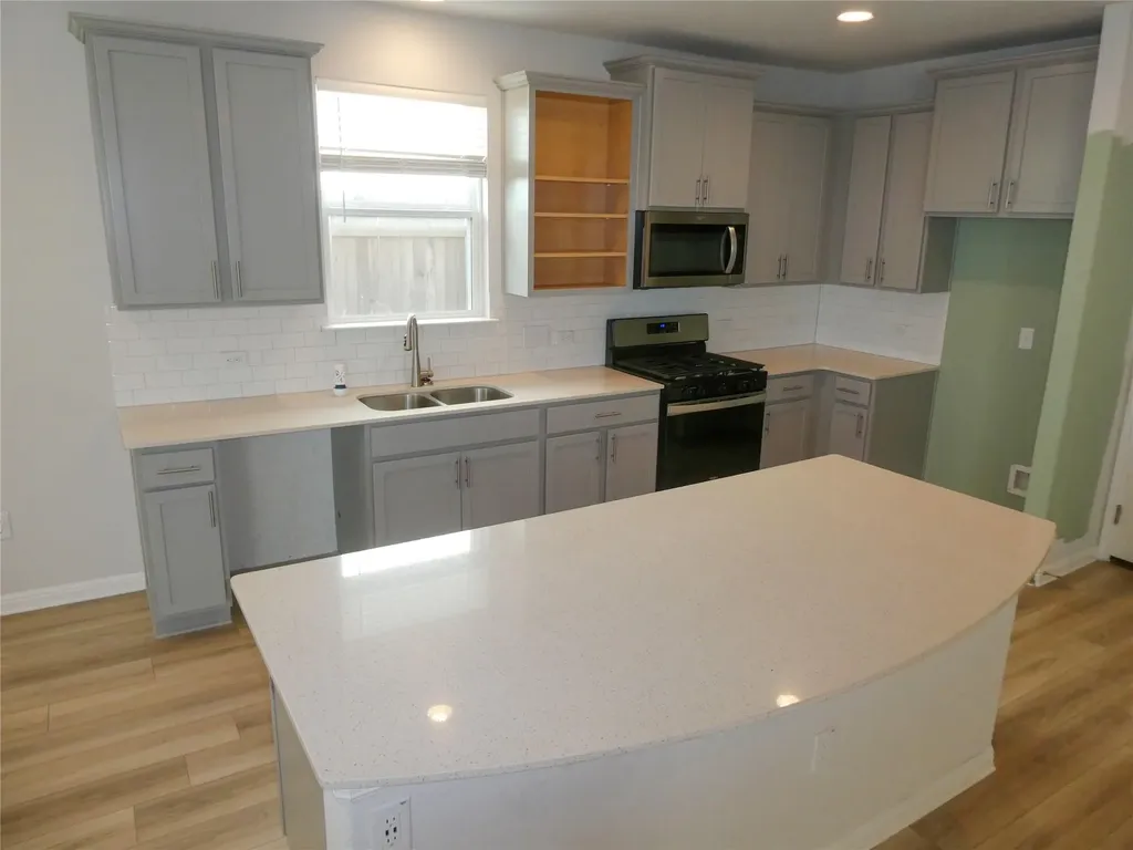 10906 Sentinel Drive Austin TX 78747