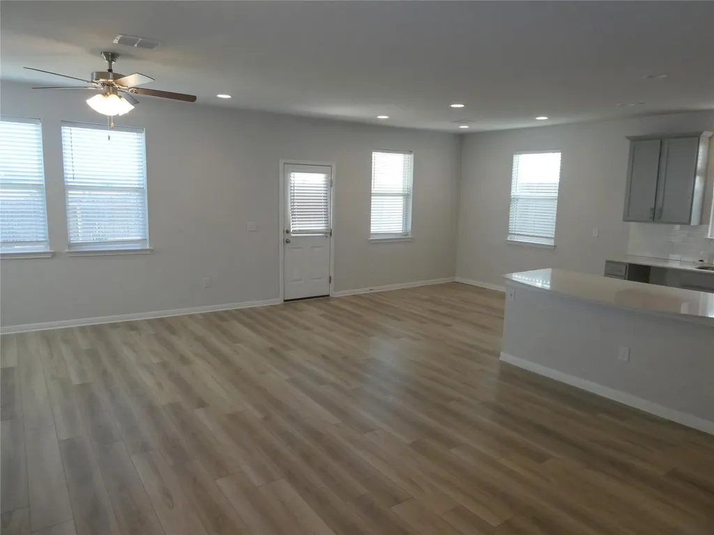 10906 Sentinel Drive Austin TX 78747