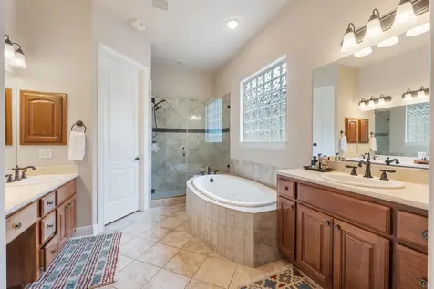 2813 University Club Drive Austin TX 78732