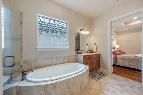 2813 University Club Drive Austin TX 78732