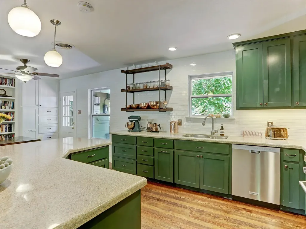 1804 E 39th Street Austin TX 78722