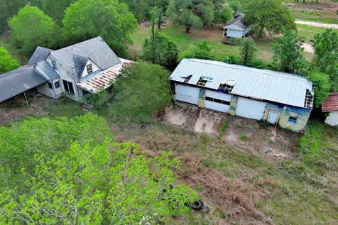 2603 Tx-71 Highway La Grange TX 78945