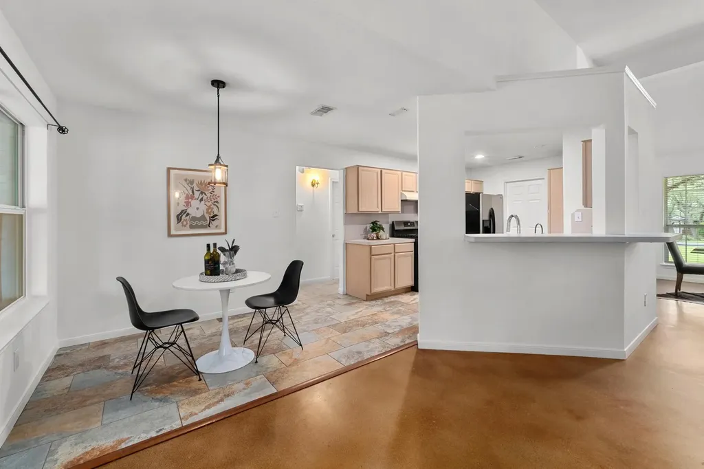 9104 Elm Creek Cove Austin TX 78736
