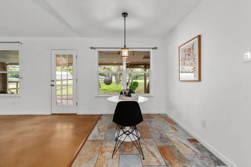 9104 Elm Creek Cove Austin TX 78736