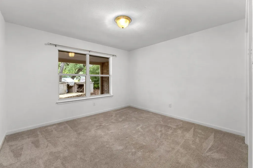 9104 Elm Creek Cove Austin TX 78736