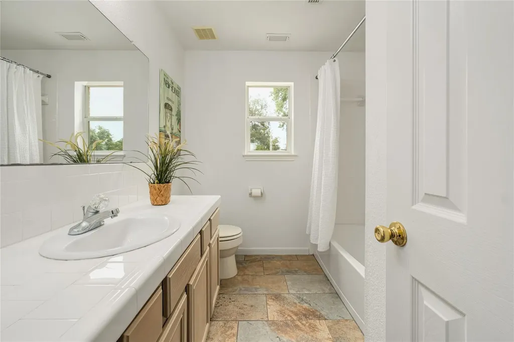 9104 Elm Creek Cove Austin TX 78736
