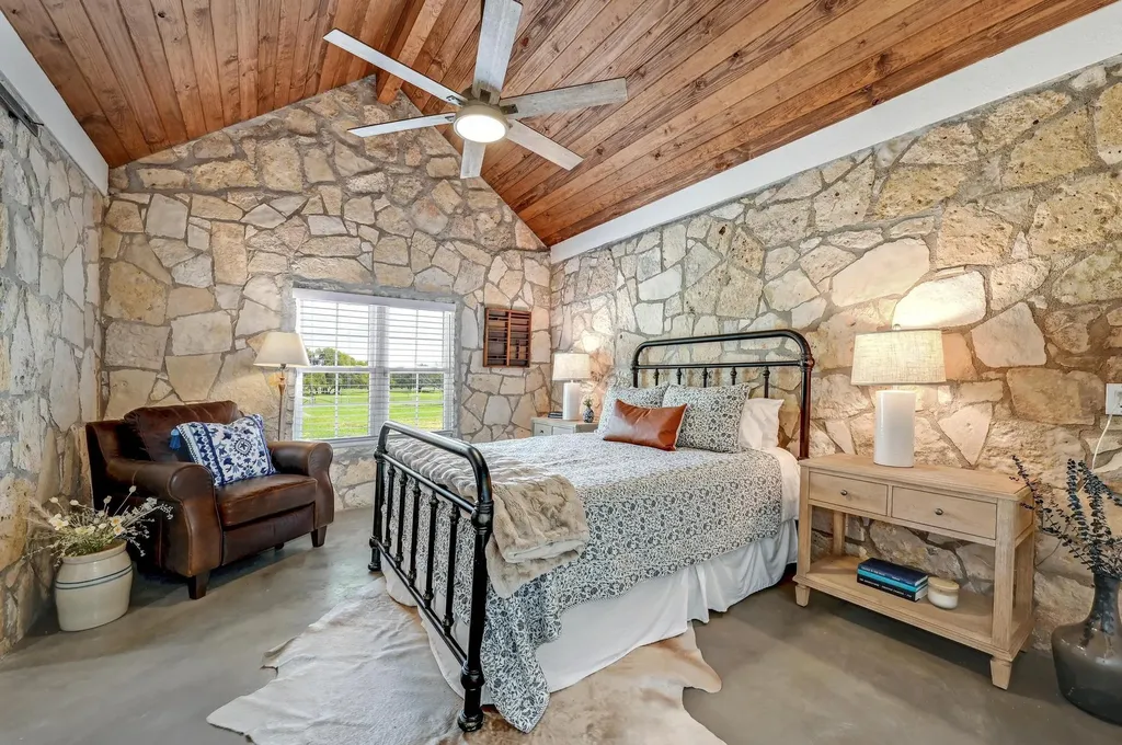 1668 Rocky Road Blanco TX 78606