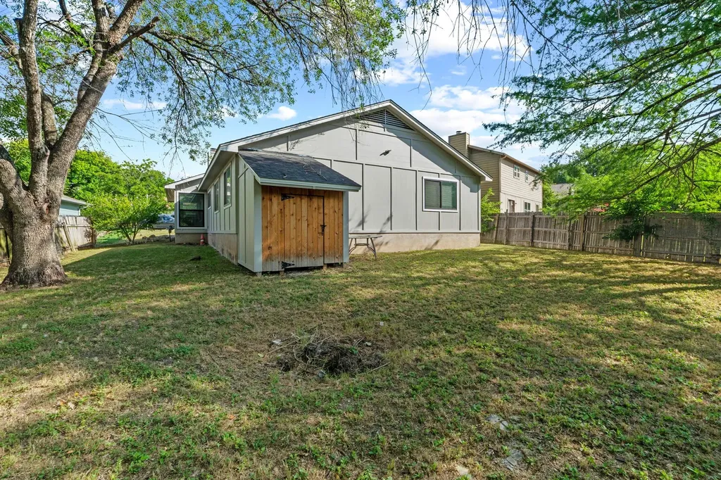 11811 Rotherham Drive Austin TX 78753