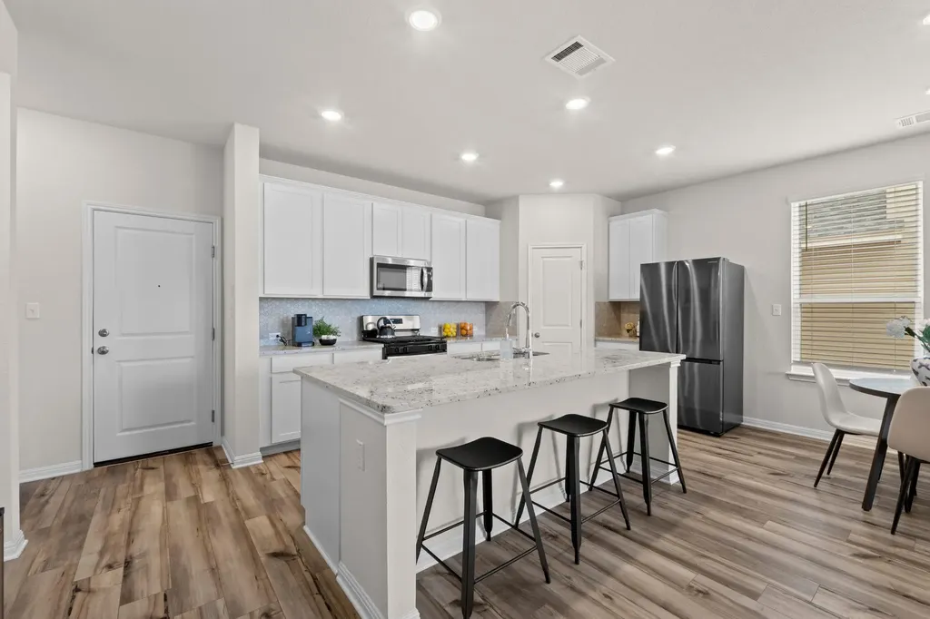 688 Lone Peak Way Dripping Springs TX 78620