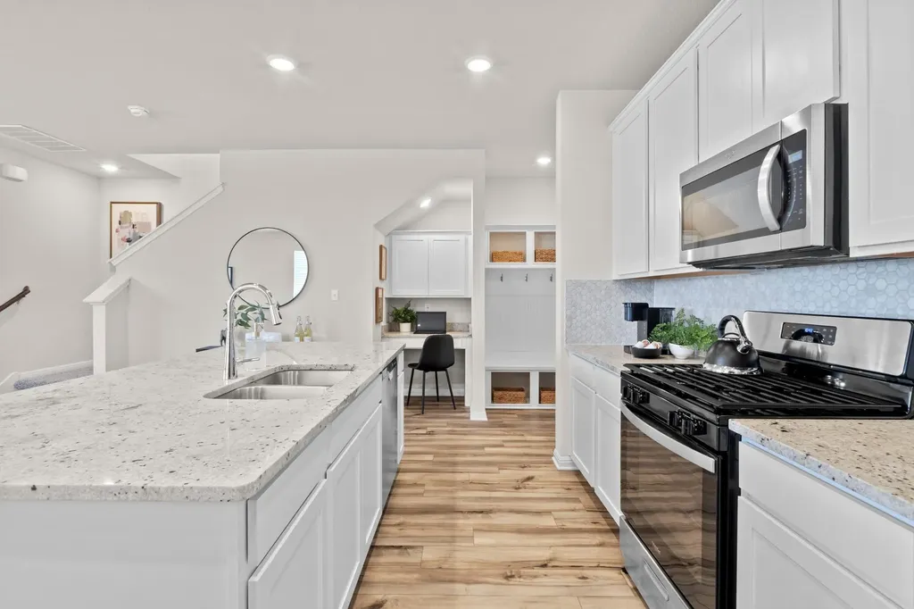 688 Lone Peak Way Dripping Springs TX 78620