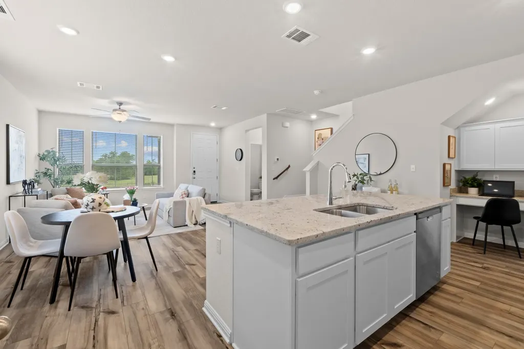 688 Lone Peak Way Dripping Springs TX 78620