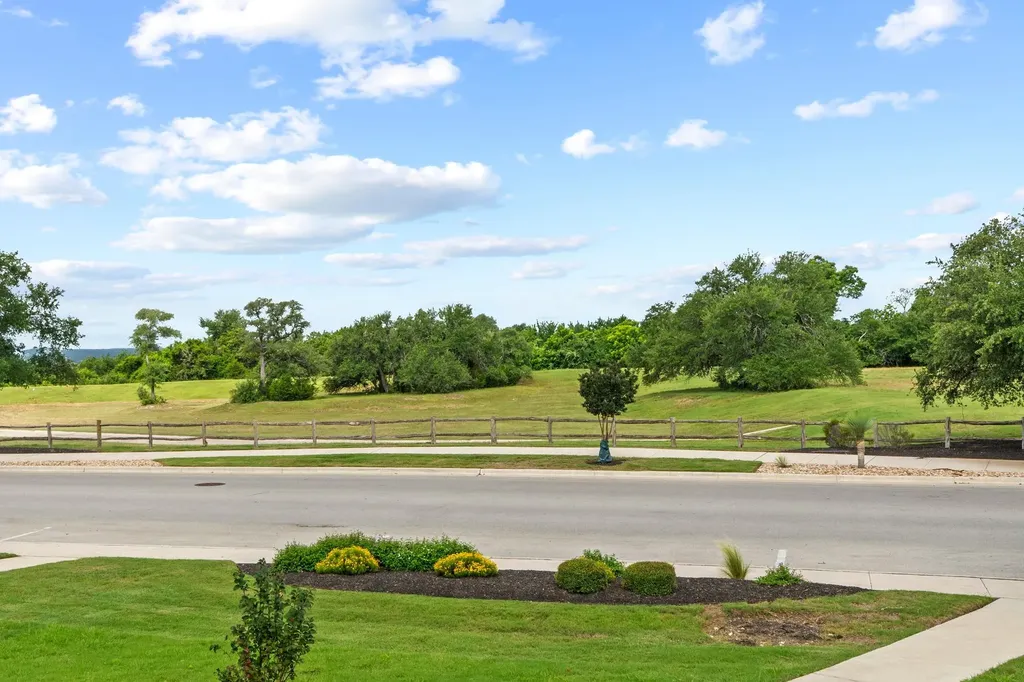688 Lone Peak Way Dripping Springs TX 78620