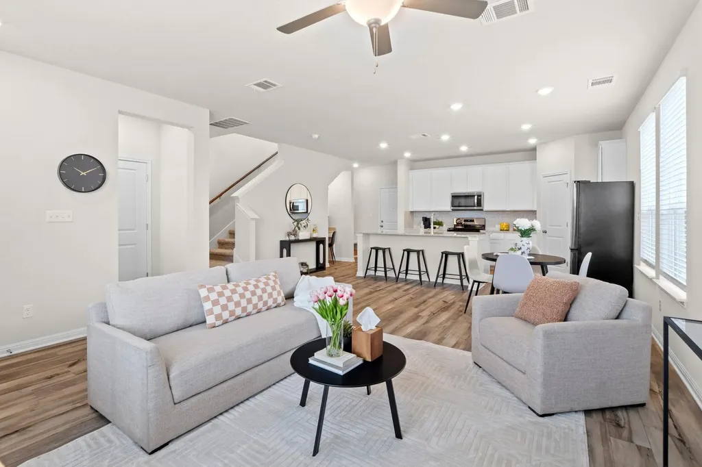688 Lone Peak Way Dripping Springs TX 78620