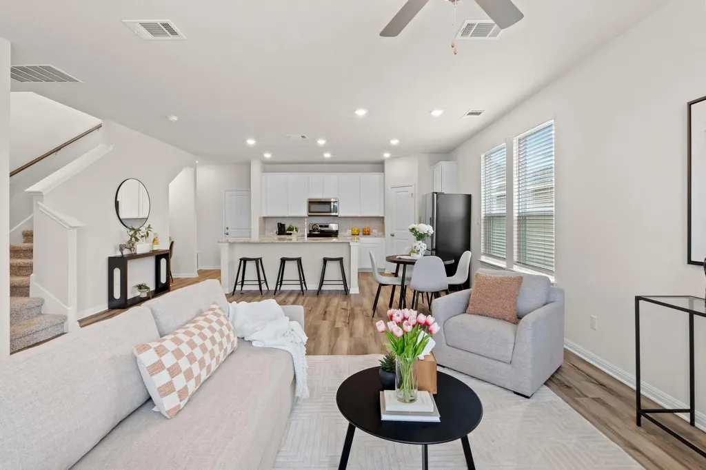 688 Lone Peak Way Dripping Springs TX 78620