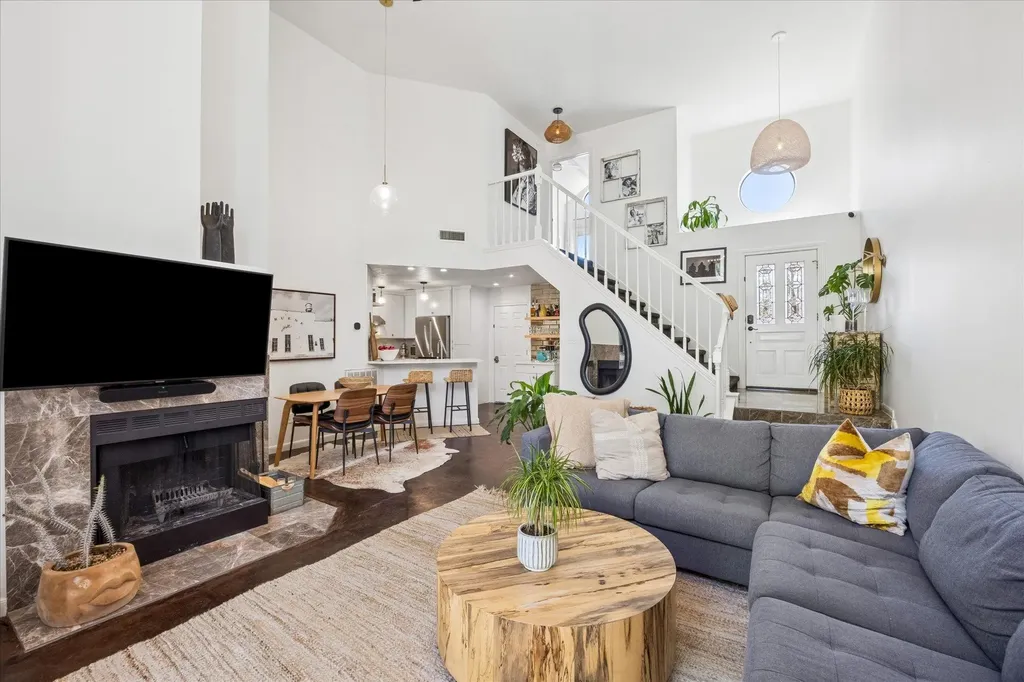 6602 Mesa Hollow Drive Austin TX 78750