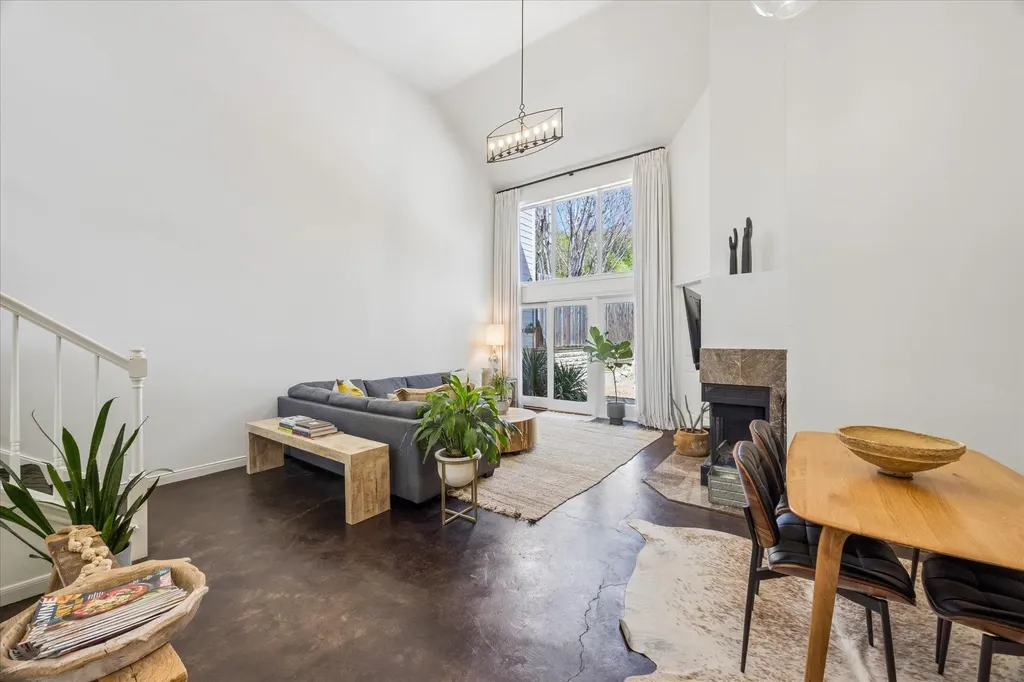 6602 Mesa Hollow Drive Austin TX 78750