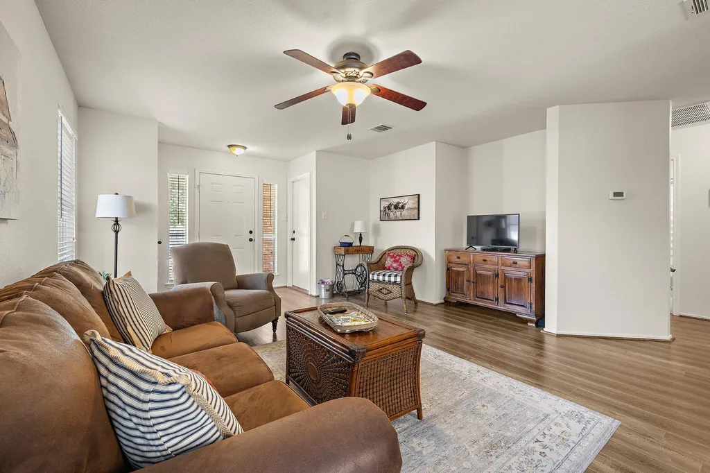 1113 Burgess Drive Leander TX 78641