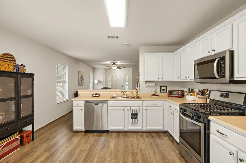 1113 Burgess Drive Leander TX 78641